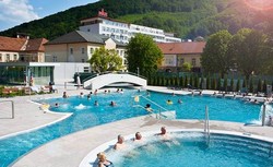 bazén v Trenčianských Tepliciach